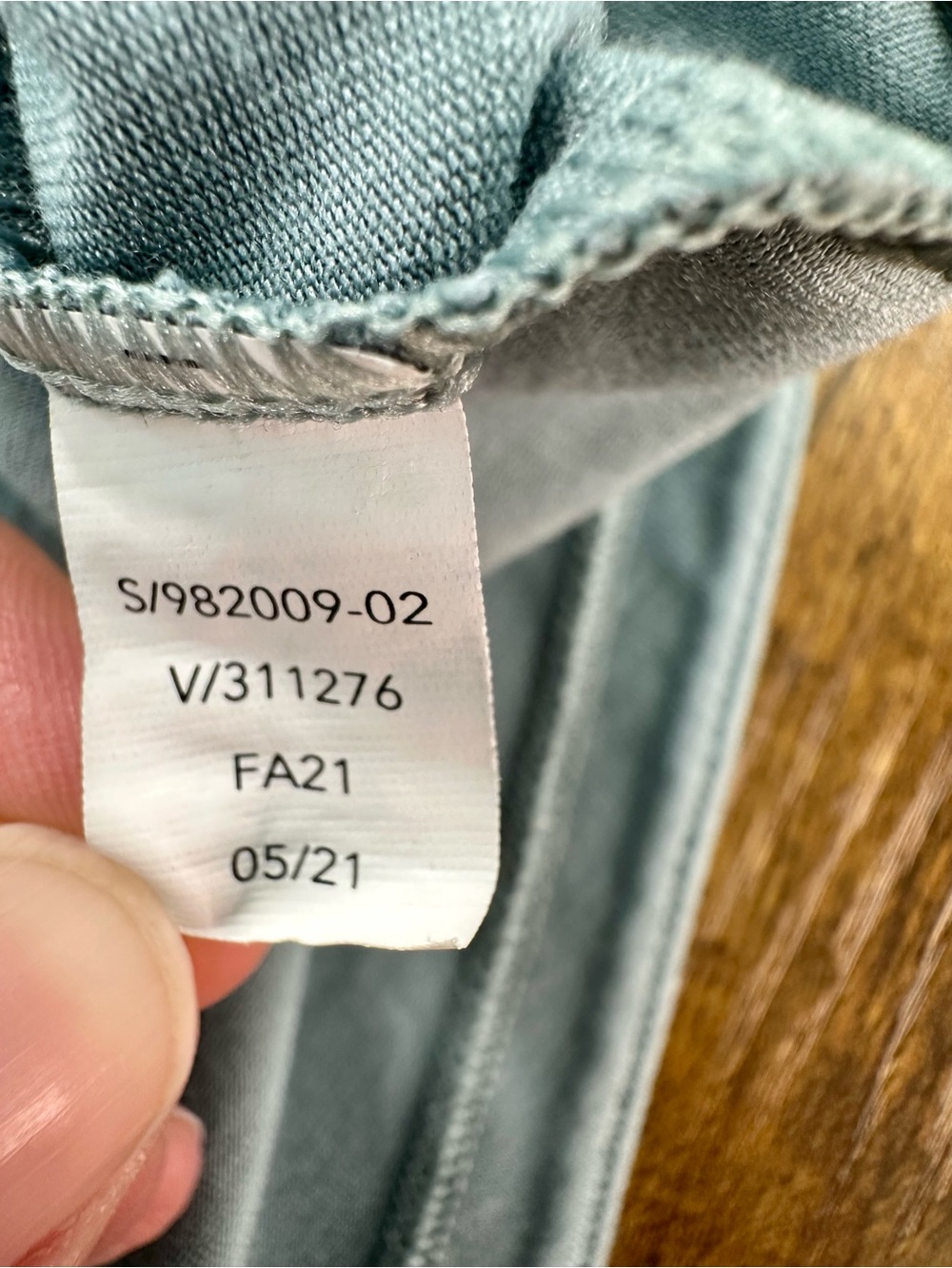 Athleta Essential V Neck Tank, Minimalistic Gray, Medium - Picture 13 of 13